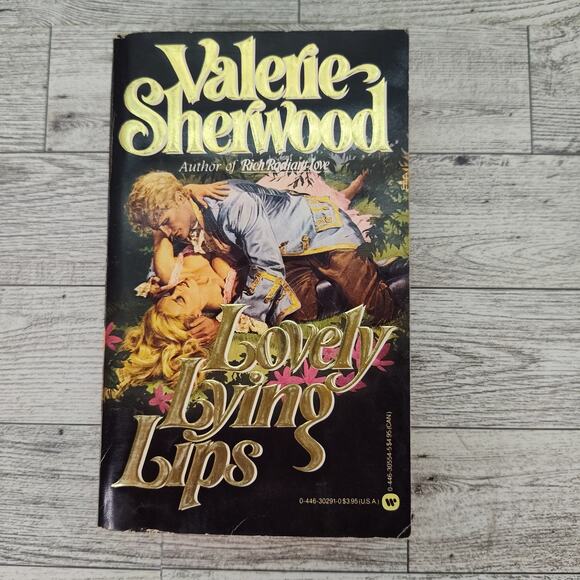 Lovely Lying Lips by Valerie Sherwood 1983 First Print Warner Paperback Romance - Picture 13 of 14